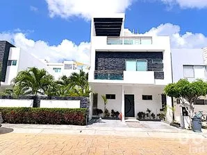 NEX-291086 - Casa en Venta, con 3 recamaras, con 3 baños, con 270 m2 de construcción.