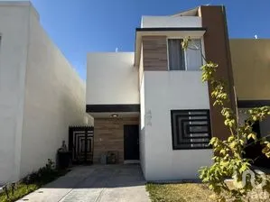 NEX-285921 - Casa en Renta, con 3 recamaras, con 3 baños, con 129 m2 de construcción en Triana, CP 25117, Coahuila de Zaragoza.