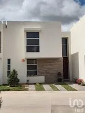 NEX-283453 - Casa en Venta, con 4 recamaras, con 3 baños, con 140 m2 de construcción en Puerta Natura Residencial, CP 78397, San Luis Potosí.