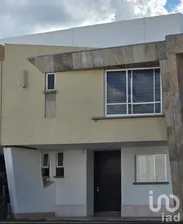 NEX-289686 - Casa en Venta, con 3 recamaras, con 2 baños, con 187 m2 de construcción.