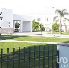 NEX-292295 - Casa en Venta, con 3 recamaras, con 2 baños, con 105 m2 de construcción en Paseos del Bosque, CP 76910, Querétaro.