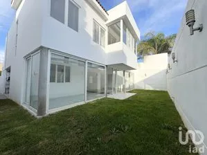 NEX-264723 - Casa en Renta, con 5 recamaras, con 4 baños, con 540 m2 de construcción en Misión de Concá, CP 76149, Querétaro.