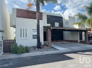 NEX-291344 - Casa en Venta, con 6 recamaras, con 4 baños, con 450 m2 de construcción en Misión de Concá, CP 76149, Querétaro.