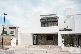 NEX-297769 - Casa en Venta, con 4 recamaras, con 4 baños, con 227 m2 de construcción en La Vista Residencial, CP 76146, Querétaro.