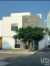 NEX-265376 - Casa en Venta, con 3 recamaras, con 2 baños, con 210 m2 de construcción en Juriquilla Santa Fe, CP 76230, Querétaro.