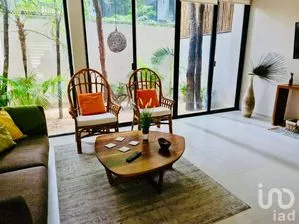NEX-302198 - Casa en Renta, con 3 recamaras, con 3 baños, con 158 m2 de construcción.