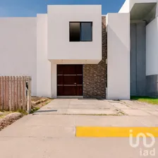 NEX-286230 - Casa en Venta, con 3 recamaras, con 3 baños, con 160 m2 de construcción en El Dorado Residencial, CP 42082, Hidalgo.
