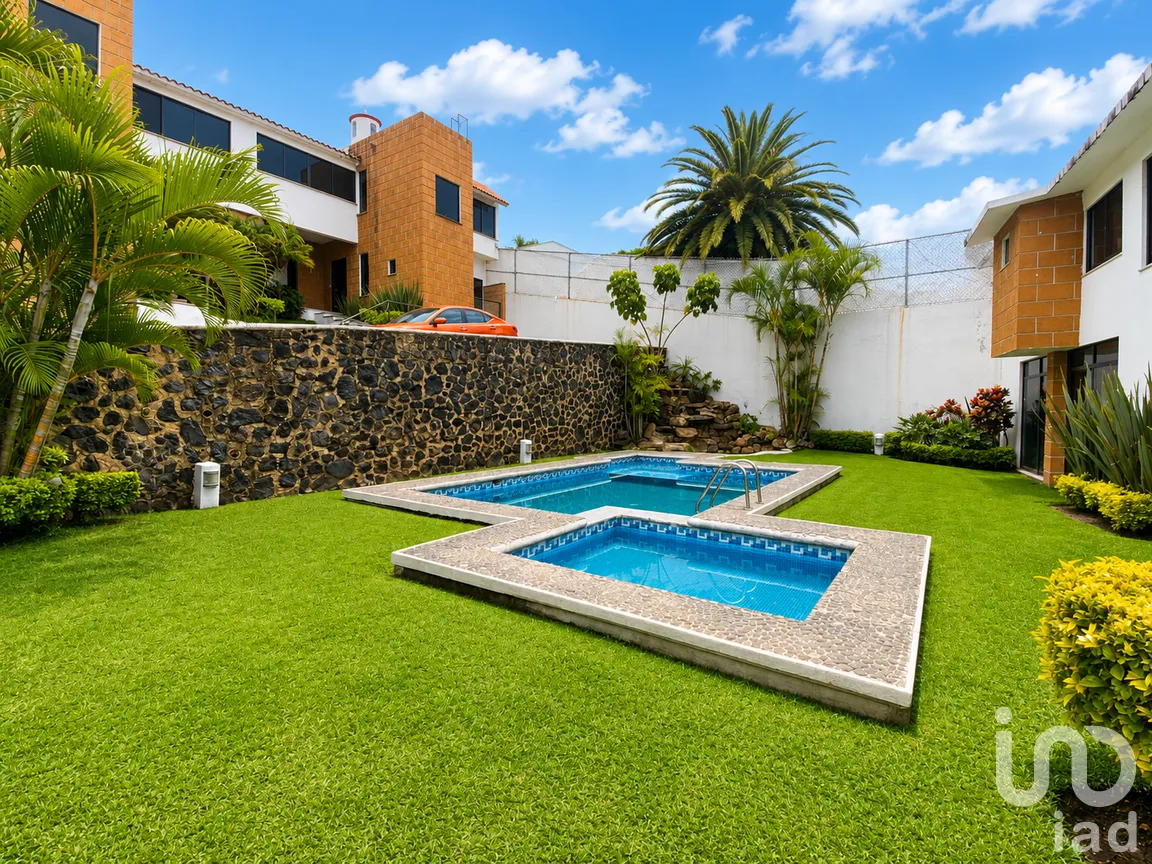 Casa en Venta en Lomas de Cortes, Cuernavaca, Morelos | NEX-305409 | iad México | Foto 2 de 26