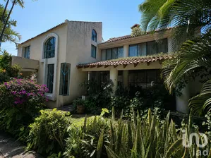 NEX-305820 - Casa en Venta, con 3 recamaras, con 3 baños, con 481 m2 de construcción.