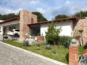 NEX-286299 - Casa en Venta, con 4 recamaras, con 4 baños, con 761 m2 de construcción en Campestre Haras, CP 72989, Puebla.