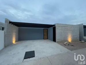 NEX-286785 - Casa en Venta, con 3 recamaras, con 3 baños, con 250 m2 de construcción en Campestre Haras, CP 72989, Puebla.