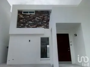 NEX-287053 - Casa en Venta, con 4 recamaras, con 4 baños, con 230 m2 de construcción en Campestre Haras, CP 72989, Puebla.