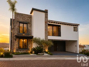 NEX-308593 - Casa en Venta, con 3 recamaras, con 3 baños, con 512 m2 de construcción.