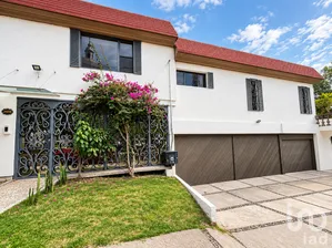 NEX-308686 - Casa en Venta, con 4 recamaras, con 4 baños, con 1734 m2 de construcción.