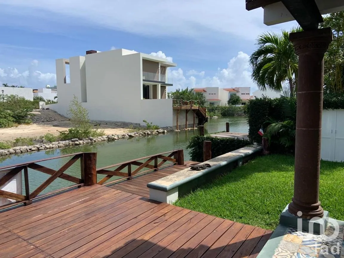Casa en Venta en Zona Hotelera, Benito Juárez, Quintana Roo | NEX-264580 | iad México | Foto 2 de 54