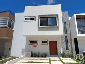 NEX-264588 - Casa en Venta, con 3 recamaras, con 3 baños, con 175 m2 de construcción.