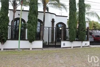 NEX-305425 - Casa en Venta, con 3 recamaras, con 4 baños, con 822 m2 de construcción.