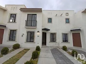 NEX-306123 - Casa en Venta, con 3 recamaras, con 2 baños, con 119 m2 de construcción.