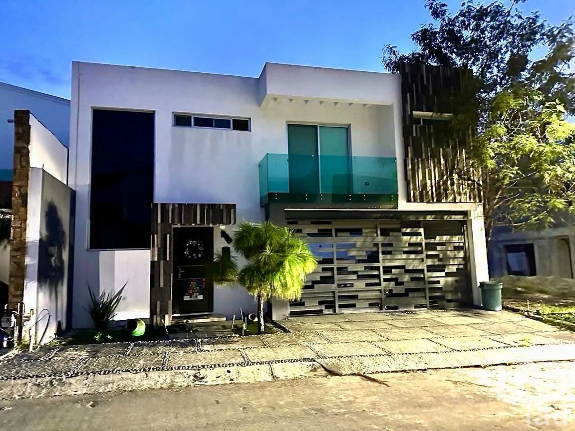Casa en Renta en Valle de Cristal, Monterrey, Nuevo León | NEX-286739 | iad México | Foto 1 de 18