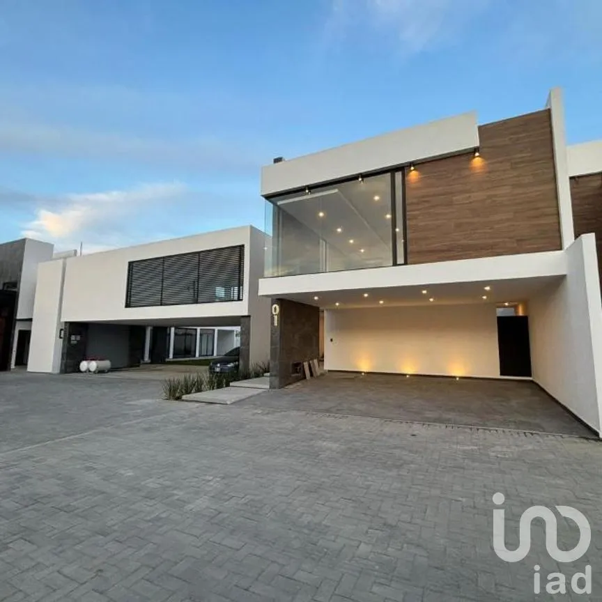 Casa en Venta en San Jorge Pueblo Nuevo, Metepec, México | NEX-294399 | iad México | Foto 1 de 63
