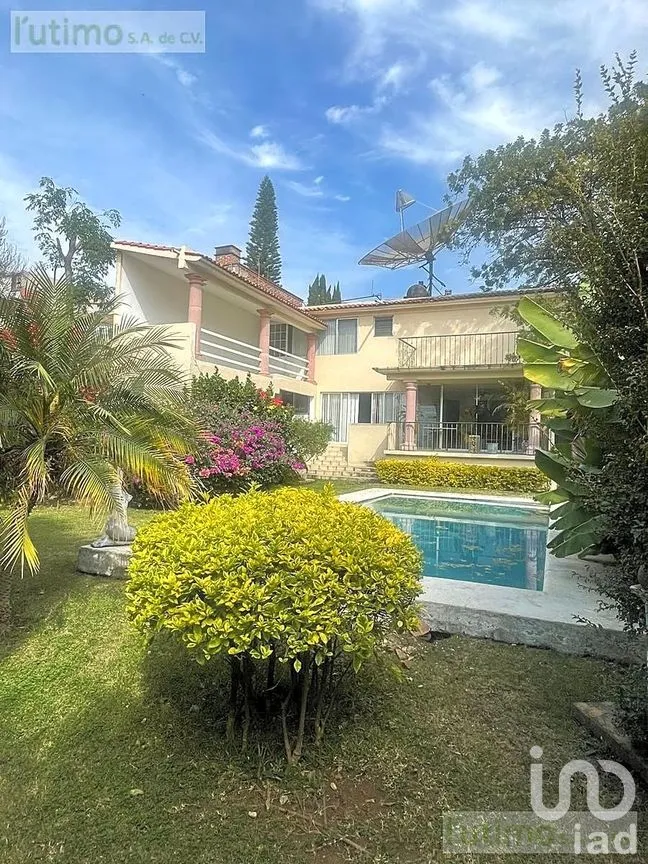 Casa en Venta en Rancho Cortes, Cuernavaca, Morelos | NEX-295170 | iad México | Foto 1 de 27