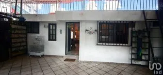 NEX-305667 - Casa en Venta, con 3 recamaras, con 2 baños, con 220 m2 de construcción.