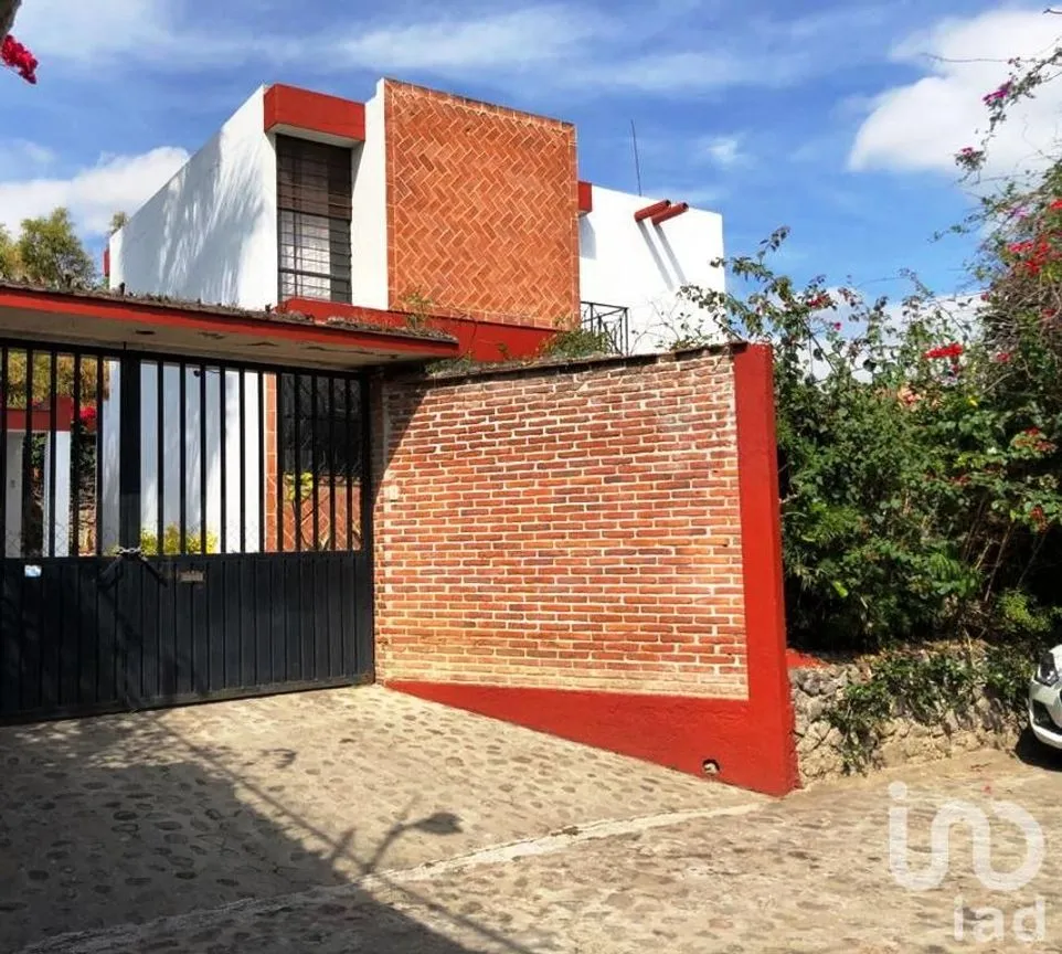 Casa en Venta en Lomas de Atzingo, Cuernavaca, Morelos | NEX-37398 | iad México | Foto 2 de 27