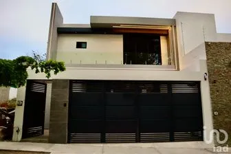 NEX-286071 - Casa en Venta, con 3 recamaras, con 3 baños, con 270 m2 de construcción en Residencial Valle Verde, CP 28017, Colima.