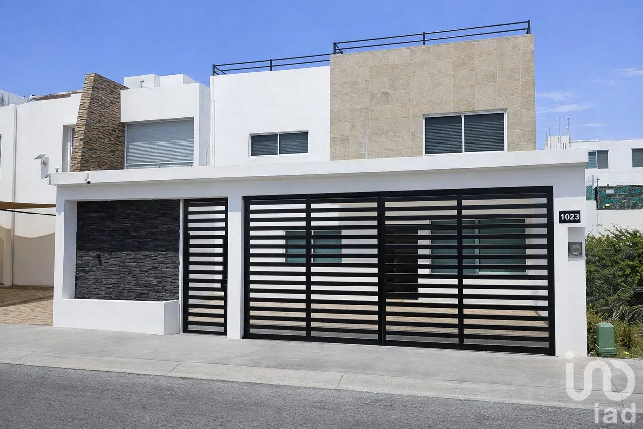 Casa en Renta en Residencial el Refugio, Querétaro, Querétaro | NEX-287066 | iad México | Foto 1 de 20