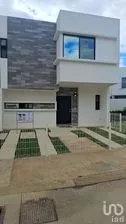 NEX-283845 - Casa en Venta, con 3 recamaras, con 2 baños, con 134 m2 de construcción.