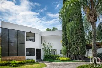 NEX-286314 - Casa en Venta, con 3 recamaras, con 3 baños, con 460 m2 de construcción en Loma Verde, CP 37295, Guanajuato.