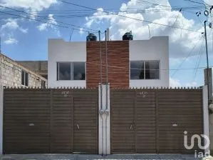 NEX-305418 - Casa en Venta, con 3 recamaras, con 1 baño, con 150 m2 de construcción.