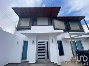 NEX-285416 - Casa en Renta, con 5 recamaras, con 4 baños, con 417 m2 de construcción en San Antonio, CP 75150, Puebla.