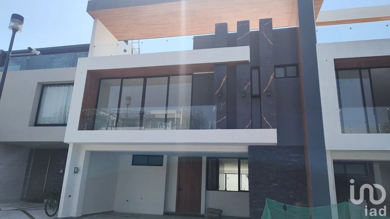 Casa en Venta en Lomas de Angelópolis, San Andrés Cholula, Puebla | NEX-290858 | iad México | Foto 2 de 36