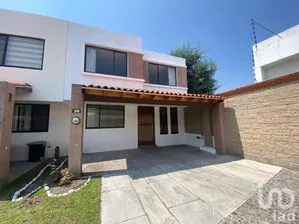 NEX-292466 - Casa en Renta, con 3 recamaras, con 3 baños, con 169 m2 de construcción en Lomas de Angelópolis, CP 72830, Puebla.