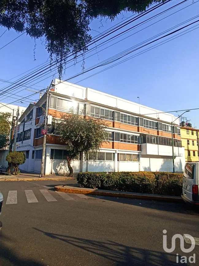 Edificio en Renta en San Simón Ticumac, Benito Juárez, Ciudad de México | NEX-289593 | iad México | Foto 1 de 18