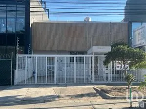 NEX-287693 - Casa en Renta, con 4 recamaras, con 4 baños, con 230 m2 de construcción.