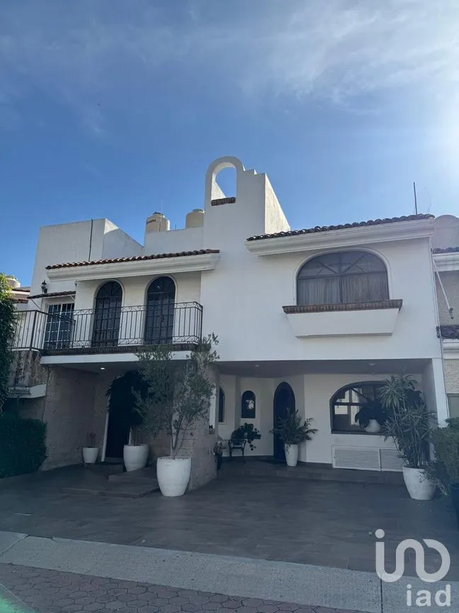 Casa en Venta en Virreyes Residencial, Zapopan, Jalisco | NEX-287709 | iad México | Foto 2 de 34