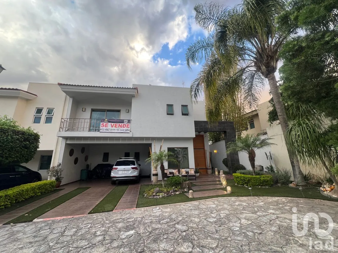 Casa en Venta en Bugambilias, Zapopan, Jalisco | NEX-303781 | iad México | Foto 3 de 54