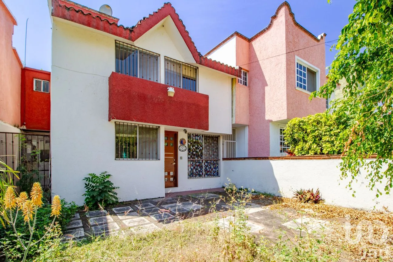 Casa en Venta en Jardines de La Hacienda II, Jiutepec, Morelos | NEX-29279 | iad México | Foto 2 de 24