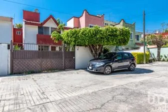 NEX-29279 - Casa en Venta, con 3 recamaras, con 2 baños, con 132 m2 de construcción.