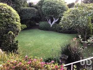 NEX-304019 - Casa en Venta, con 4 recamaras, con 3 baños, con 417 m2 de construcción.