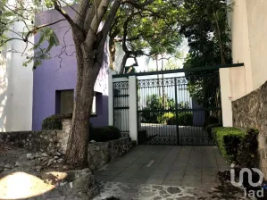 NEX-31856 - Casa en Venta, con 2 recamaras, con 3 baños, con 192 m2 de construcción en Acapatzingo, CP 62493, Morelos.