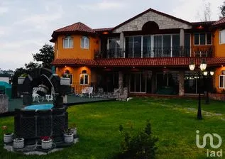 NEX-293333 - Casa en Venta, con 4 recamaras, con 5 baños, con 1360 m2 de construcción en Condado de Sayavedra, CP 52938, México.
