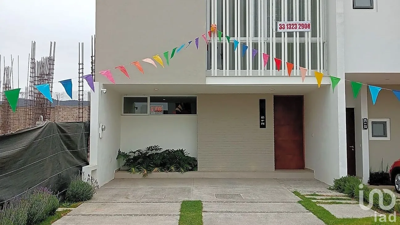 Casa en Venta en Lomas de San Agustin, Tlajomulco de Zúñiga, Jalisco | NEX-289896 | iad México | Foto 2 de 26