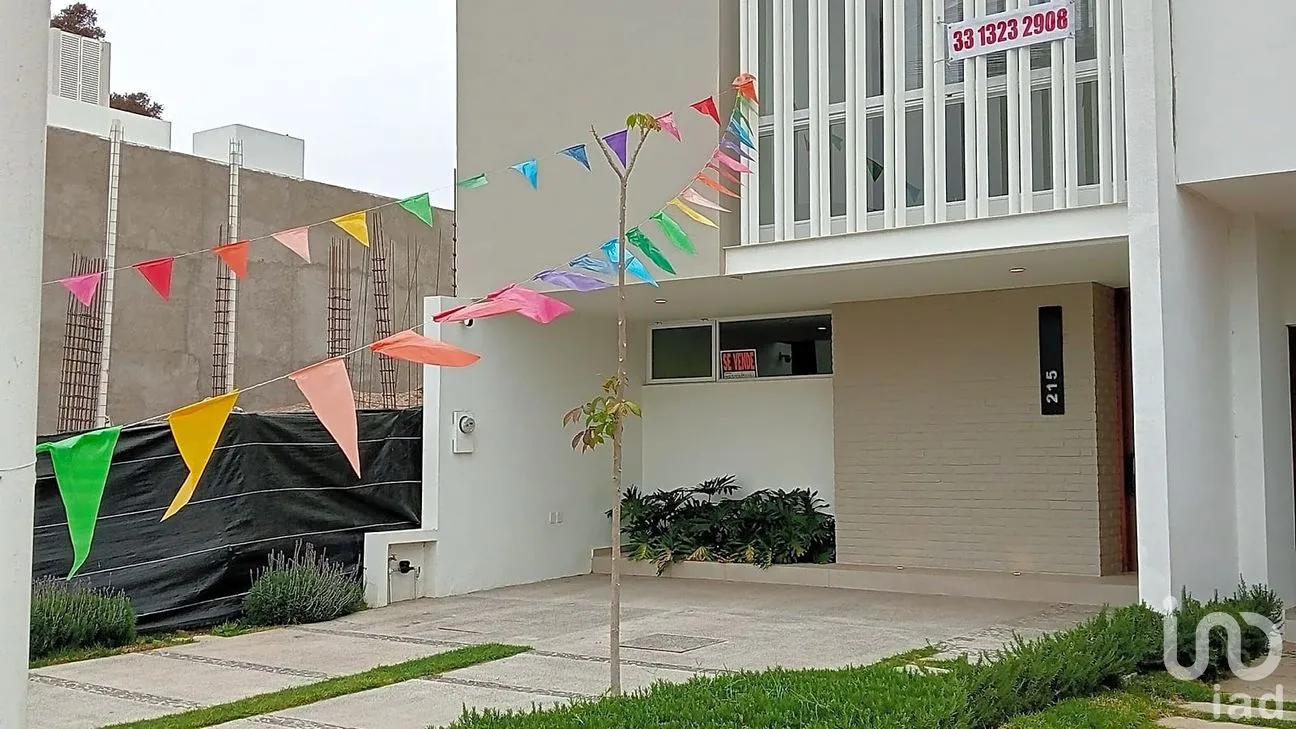 Casa en Venta en Lomas de San Agustin, Tlajomulco de Zúñiga, Jalisco | NEX-289896 | iad México | Foto 1 de 26