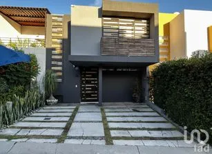 NEX-289864 - Casa en Venta, con 3 recamaras, con 3 baños, con 190 m2 de construcción en Senderos de Monte Verde, CP 45646, Jalisco.