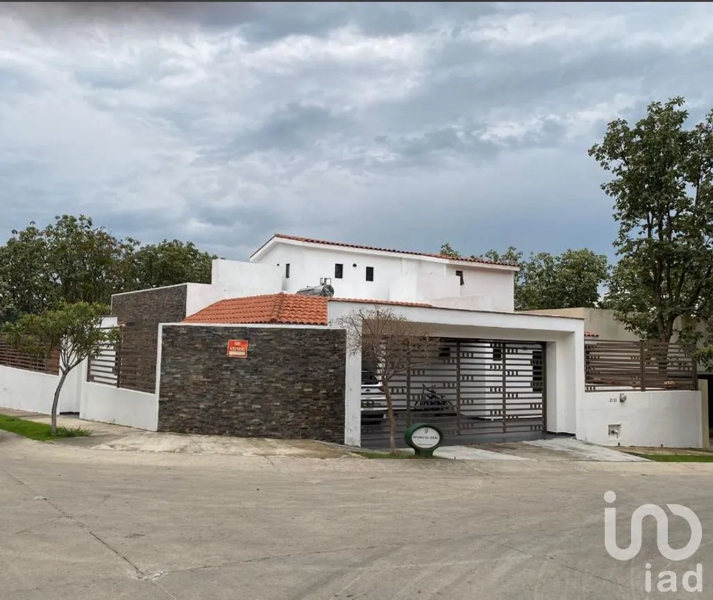 Casa en Venta en Bugambilias, Zapopan, Jalisco | NEX-289911 | iad México | Foto 2 de 41