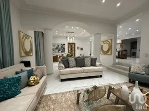 NEX-291003 - Casa en Venta, con 4 recamaras, con 4 baños, con 633 m2 de construcción en Bugambilias, CP 45238, Jalisco.