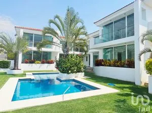 NEX-291062 - Casa en Venta, con 6 recamaras, con 8 baños, con 530 m2 de construcción en Lomas de Cocoyoc, CP 62847, Morelos.